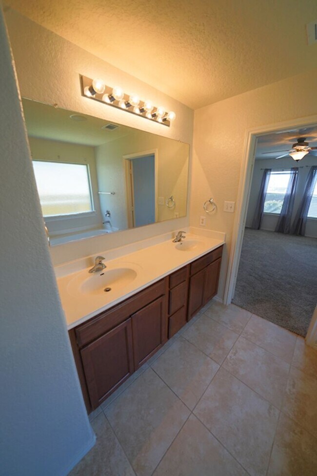 Building Photo - 6307 Myrtle Run