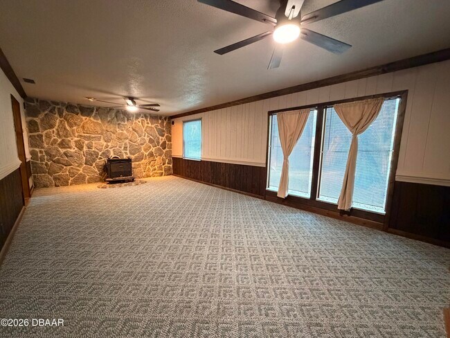 Building Photo - 711 Freda Ln