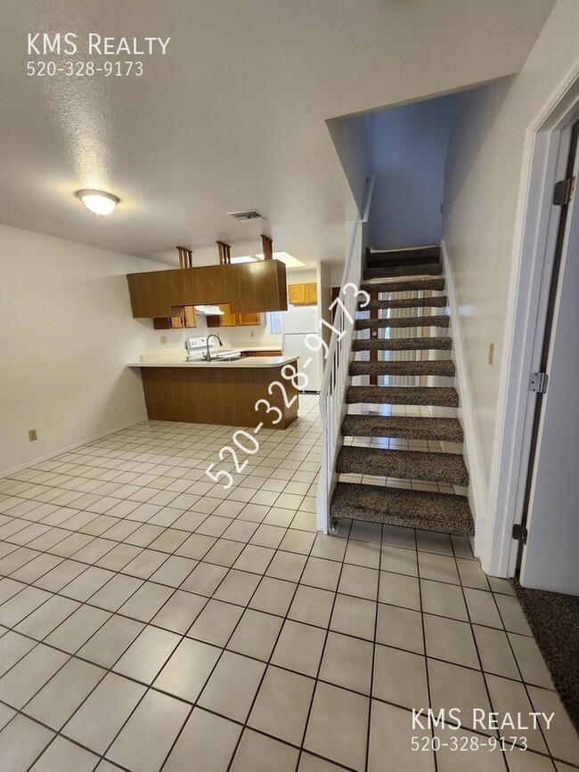 Building Photo - 56 N Camino Imagen