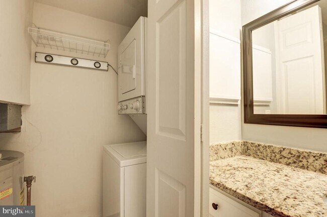 Building Photo - 3313 Wyndham Cir