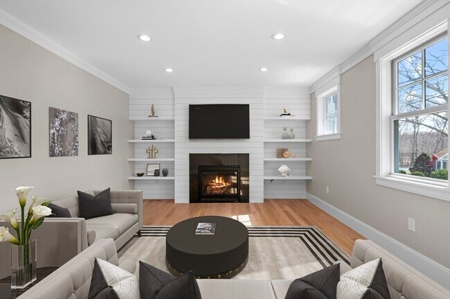 Building Photo - 799 Heath St