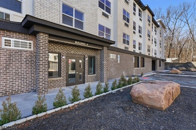 Building Photo - 95 Shepherds Ln