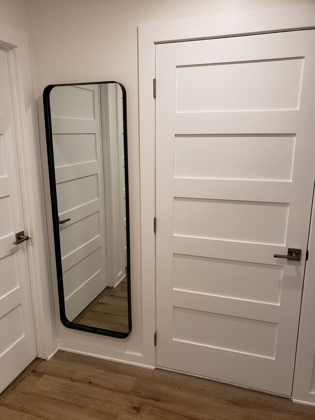 Building Photo - 15 E 117th St