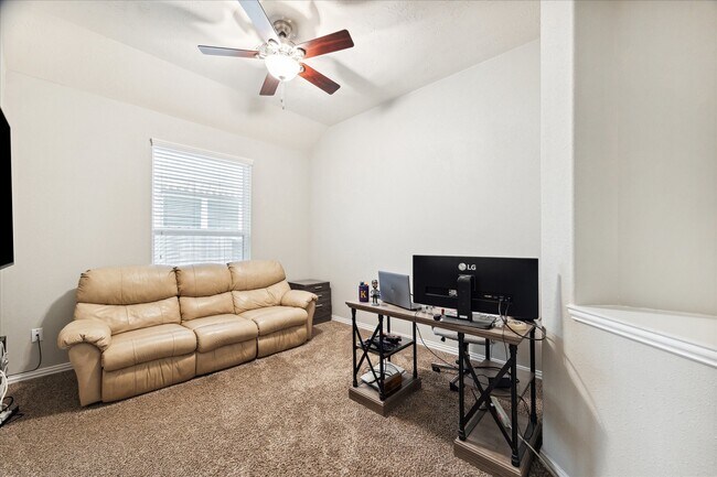 Building Photo - 224 Rochester Trail Ln