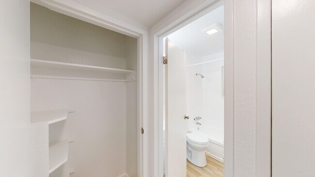 Building Photo - 7 Merrydale Rd