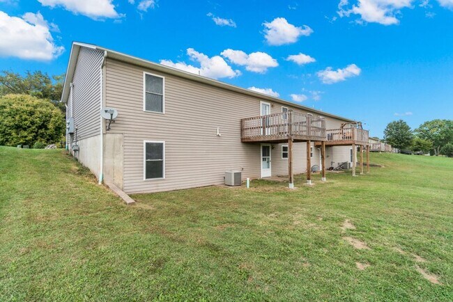 Building Photo - Comanche 178/180