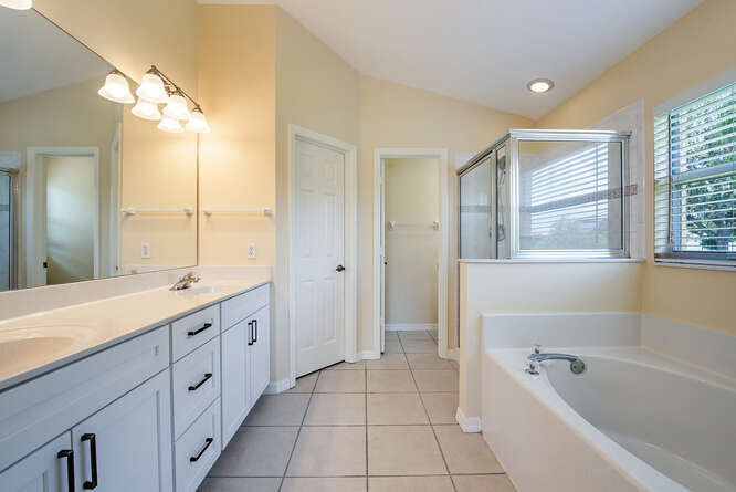 Building Photo - 2271 Grove Dr