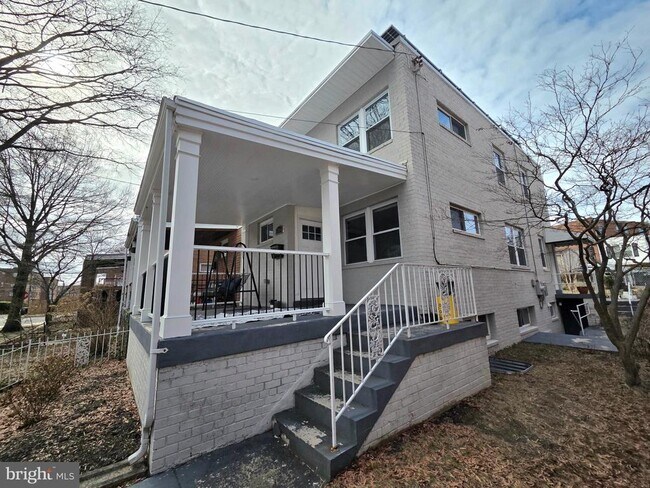 Building Photo - 5206 12th St NE