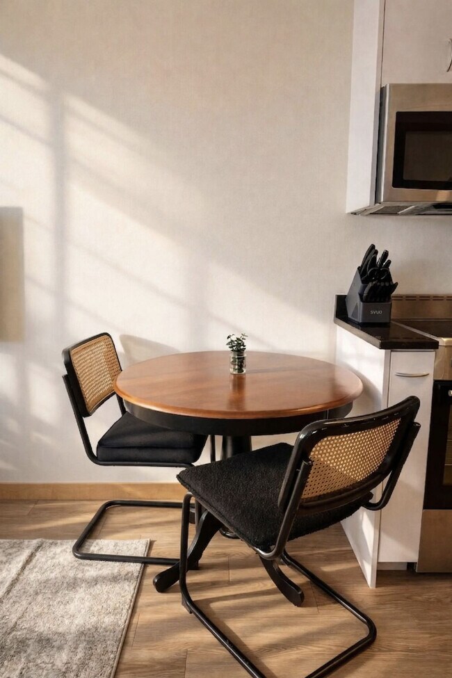 Building Photo - 1031 S 1st St