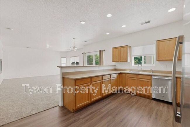 Building Photo - 1840 Bold Ruler St