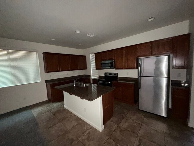 Building Photo - Beautiful 3 bedroom home in Gilbert! NEW CARPET NEW PAINT