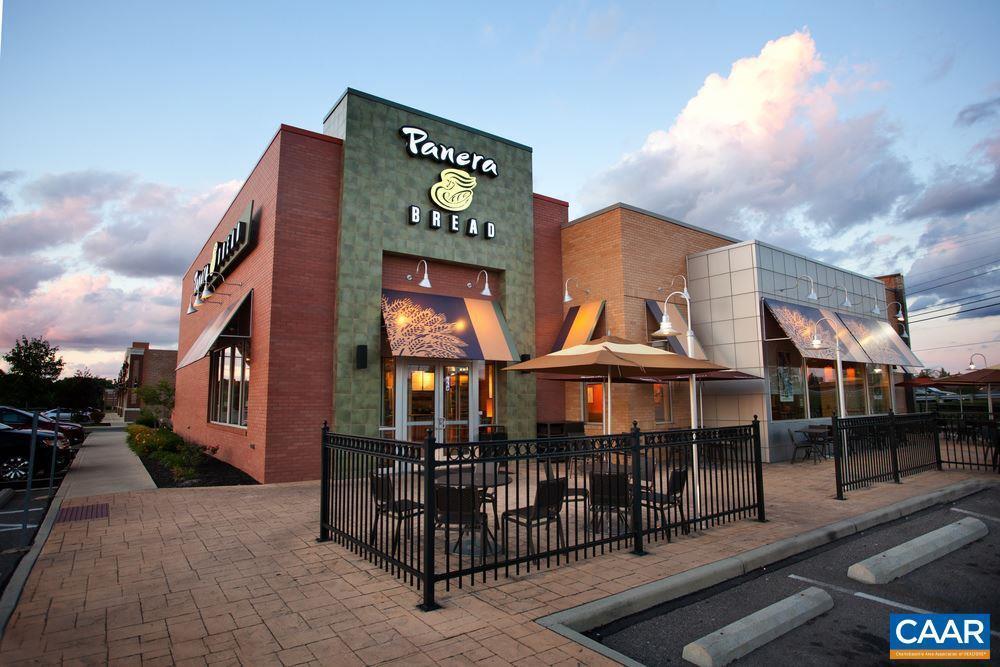 Located near 5th Street Station shopping and restaurants - 3007 Sun Valley Dr