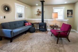 Building Photo - 1355 NW Baltimore Ave