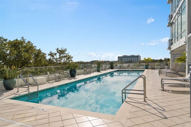 Building Photo - 101 S Eola Dr