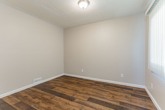 Bedroom 4 - 1409 N Goodwin Ave