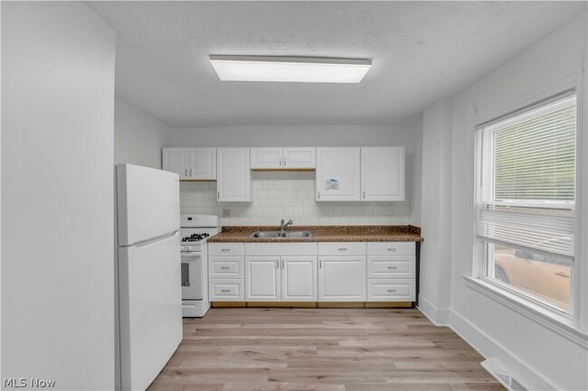 Building Photo - 1753 E 30th St