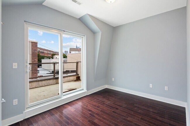 Building Photo - 2608 Webster St