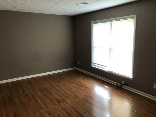 Building Photo - 290 Hedgewood Ct