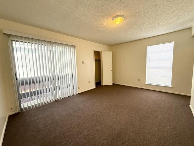 Building Photo - 1625 42nd St