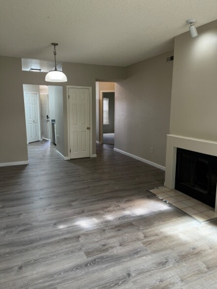 Building Photo - 7412 Singing Hills Dr