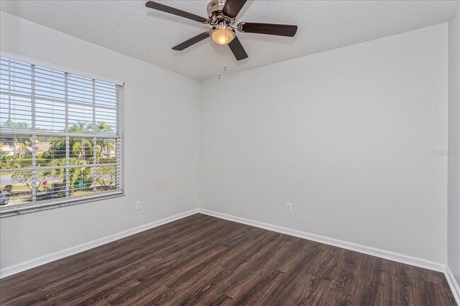 Building Photo - 3940 Southpointe Dr