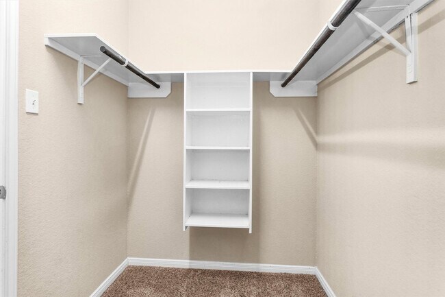 Building Photo - 11502 W Woodmark