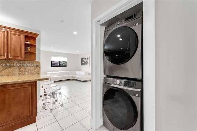 Building Photo - 1417 SW 139th Ave