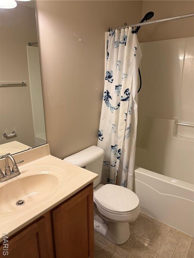 Building Photo - 56 Helena Ct