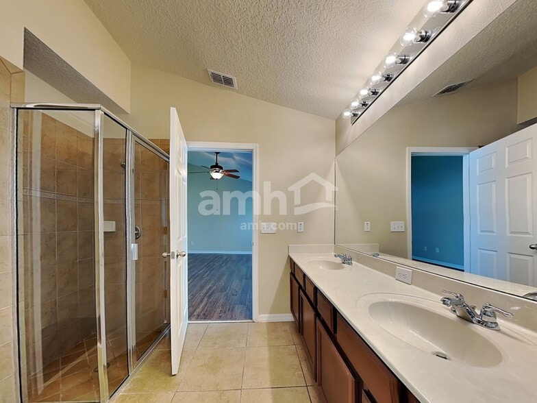 Building Photo - 915 Branchwood Way