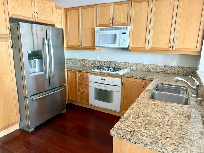 Building Photo - Pet Friendly Two Bedroom in High-Rise