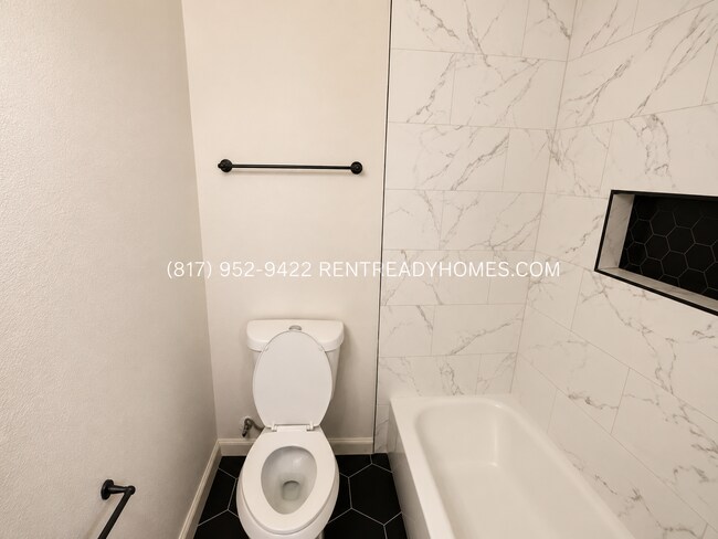 Building Photo - 1429 Bellaire Dr