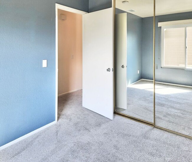 Building Photo - 26316 Los Viveros