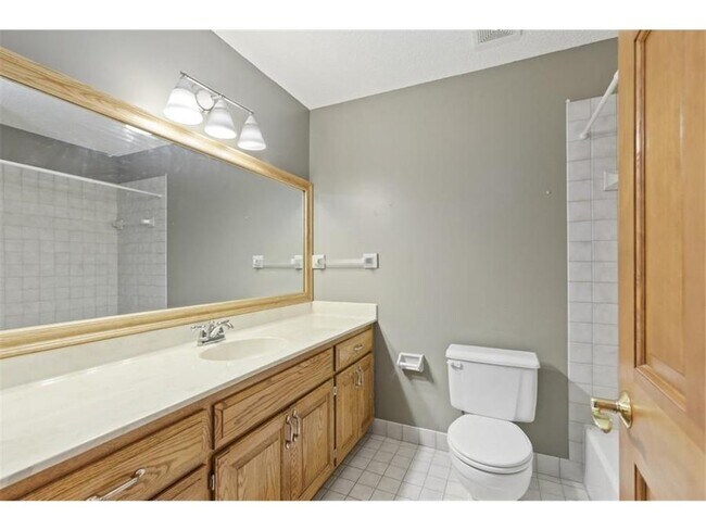 Building Photo - 7140 Willow View Cove