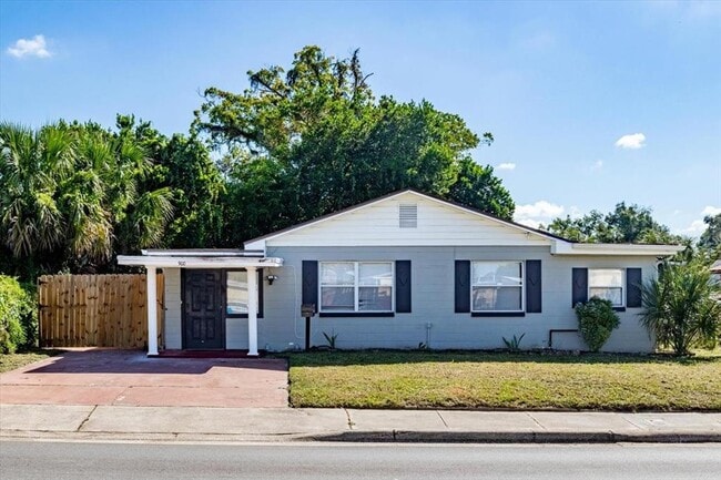 Primary Photo - 900 N Denning Dr