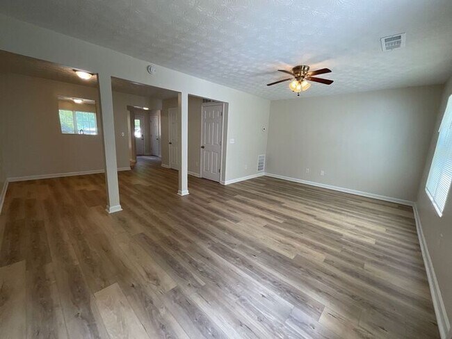 Building Photo - **Modern 2-Story Townhome in Decatur – 3 B...