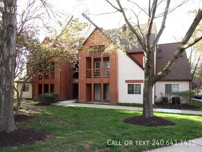 Building Photo - 4926 Columbia Rd
