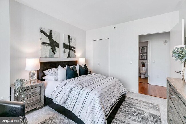 Building Photo - 2101 Market St