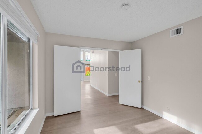 Building Photo - 4035 Egret Ct
