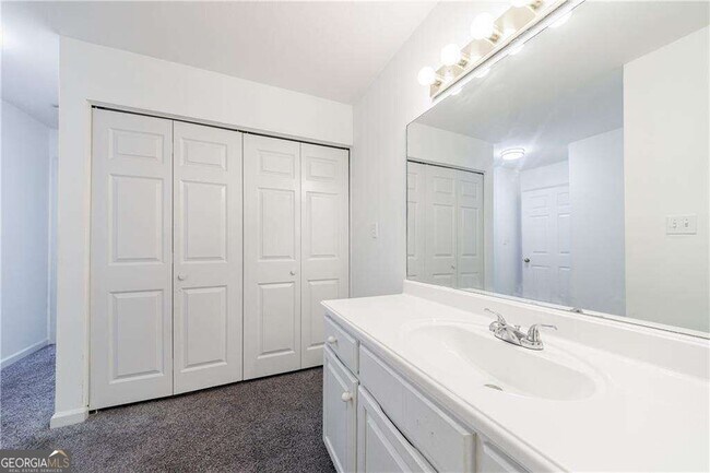 Building Photo - 27306 Plantation Dr NE