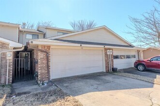 Building Photo - 922 Shady Creek Ln