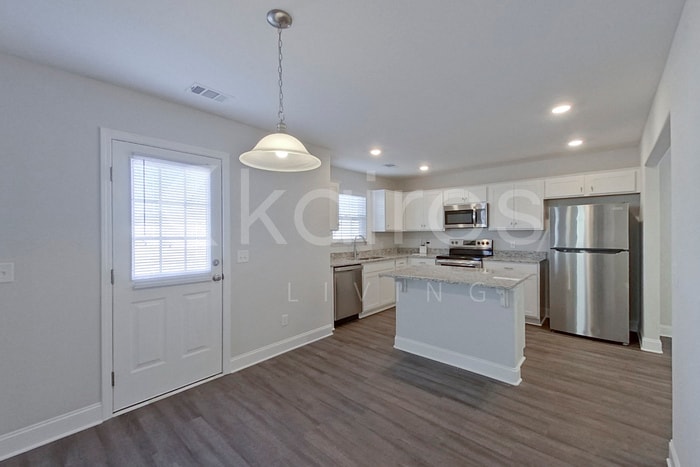 Building Photo - 109 Western Red Cedar Dr