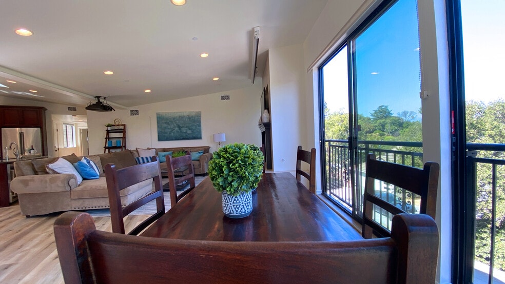 Building Photo - 1614 Pleasant Way