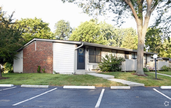 Building Photo - Meadowood Apartments