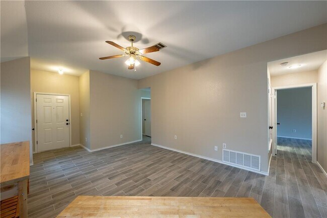 Building Photo - 1607 Greening Way