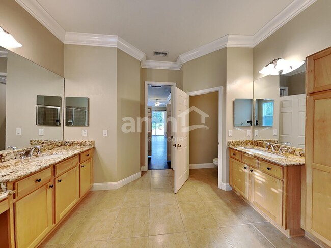 Building Photo - 8346 Old Town Dr