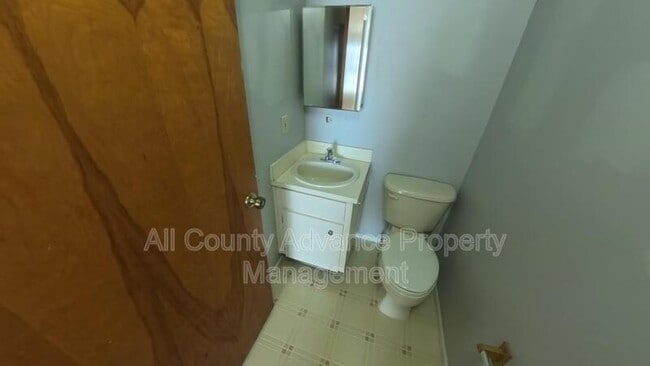 Building Photo - 6189 Chesham Dr