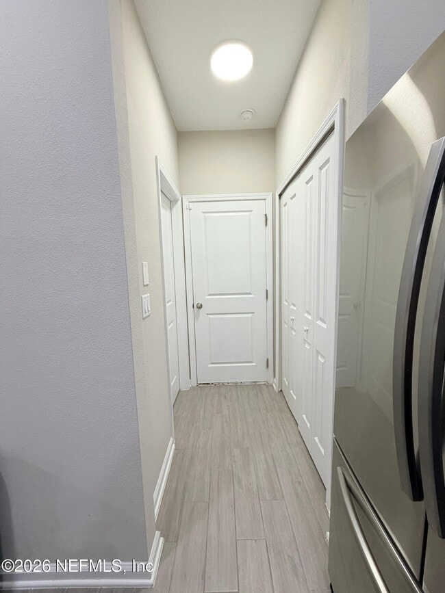 Building Photo - 70 Golden Fern Dr