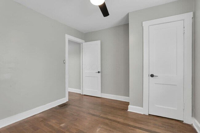 Building Photo - 2940 Hiawatha St