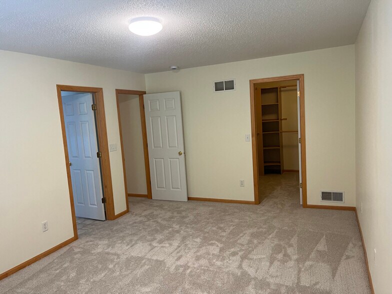Building Photo - 5987 Sandcherry Pl NW