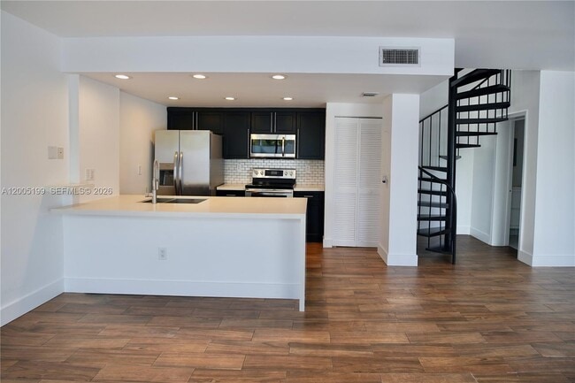 Building Photo - 3186 Bird Ave